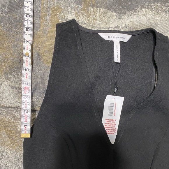 BCBGeneration Tie-Back Crop Top Black - Picture 8 of 8